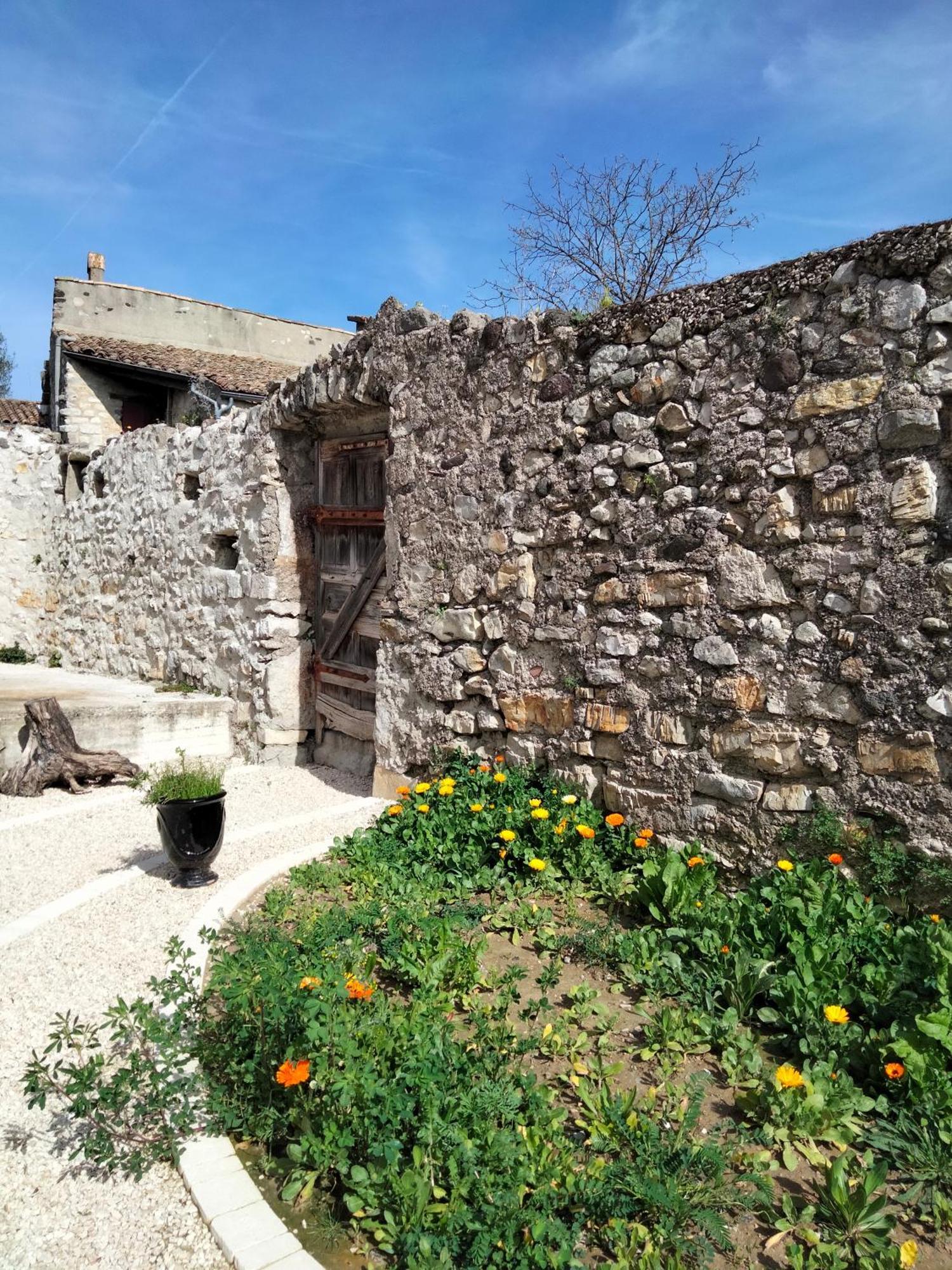 La Grange De Sabatas Hotell Chomérac Eksteriør bilde