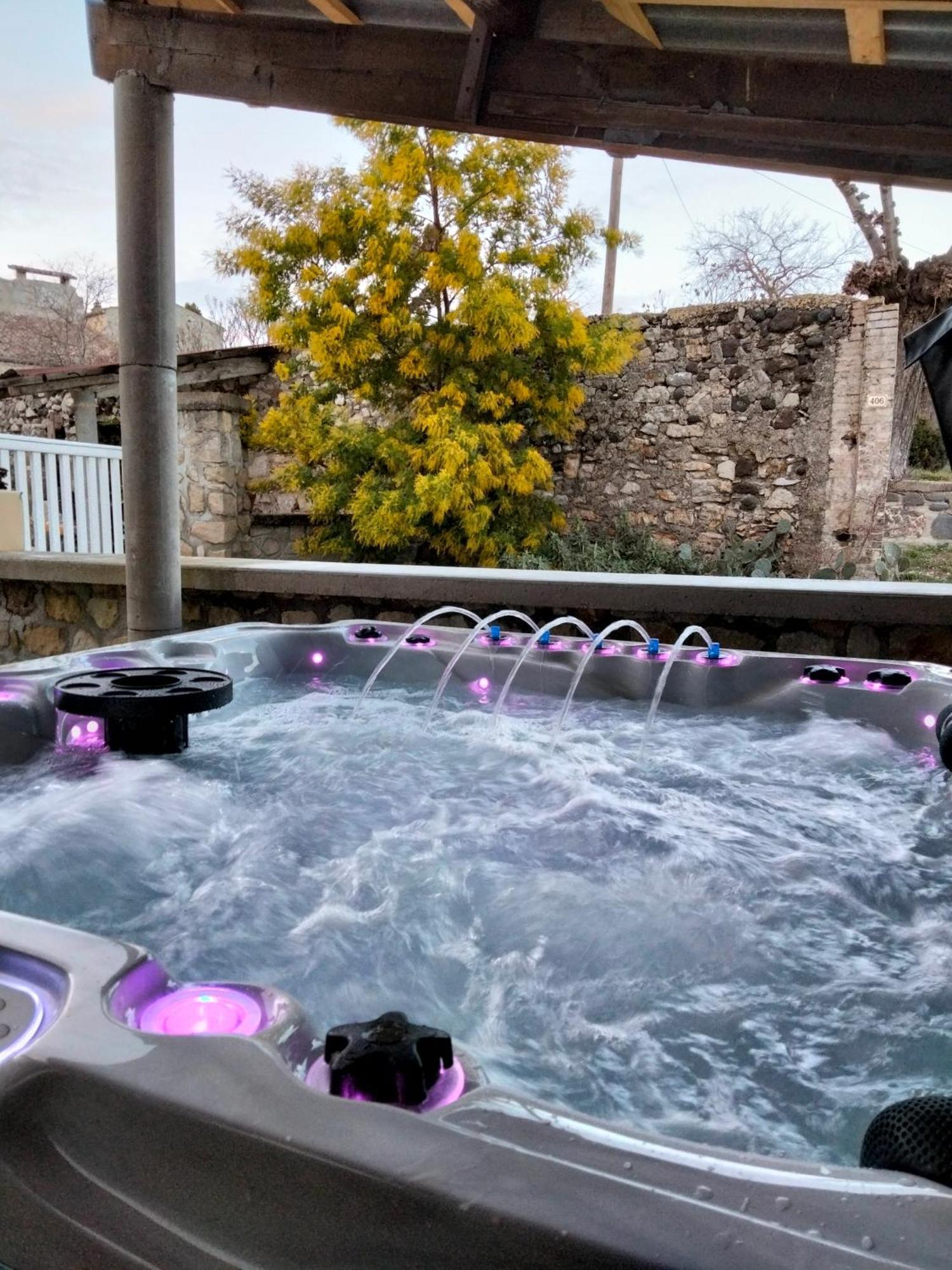 La Grange De Sabatas Hotell Chomérac Eksteriør bilde